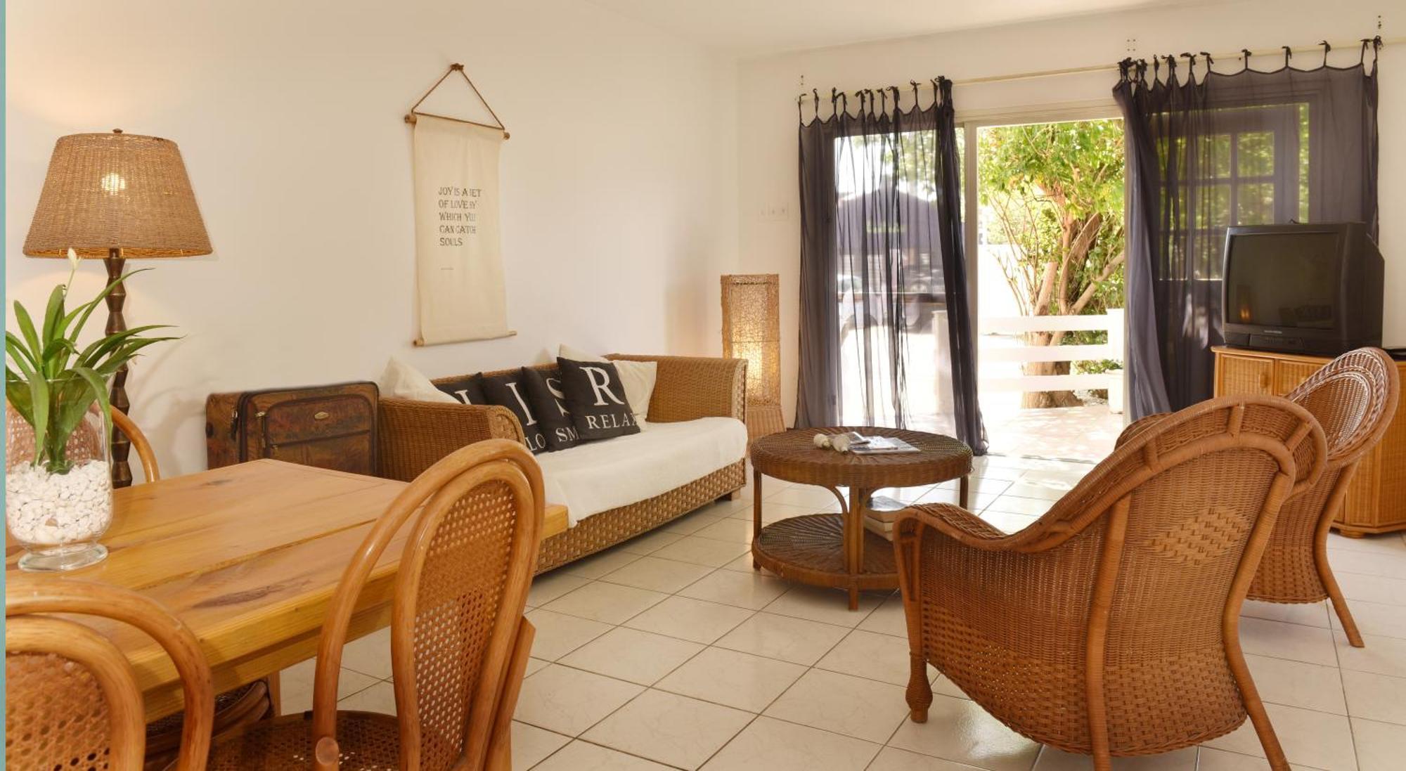 Pega Pega Apartments โอรันเยสตัด ภายนอก รูปภาพ