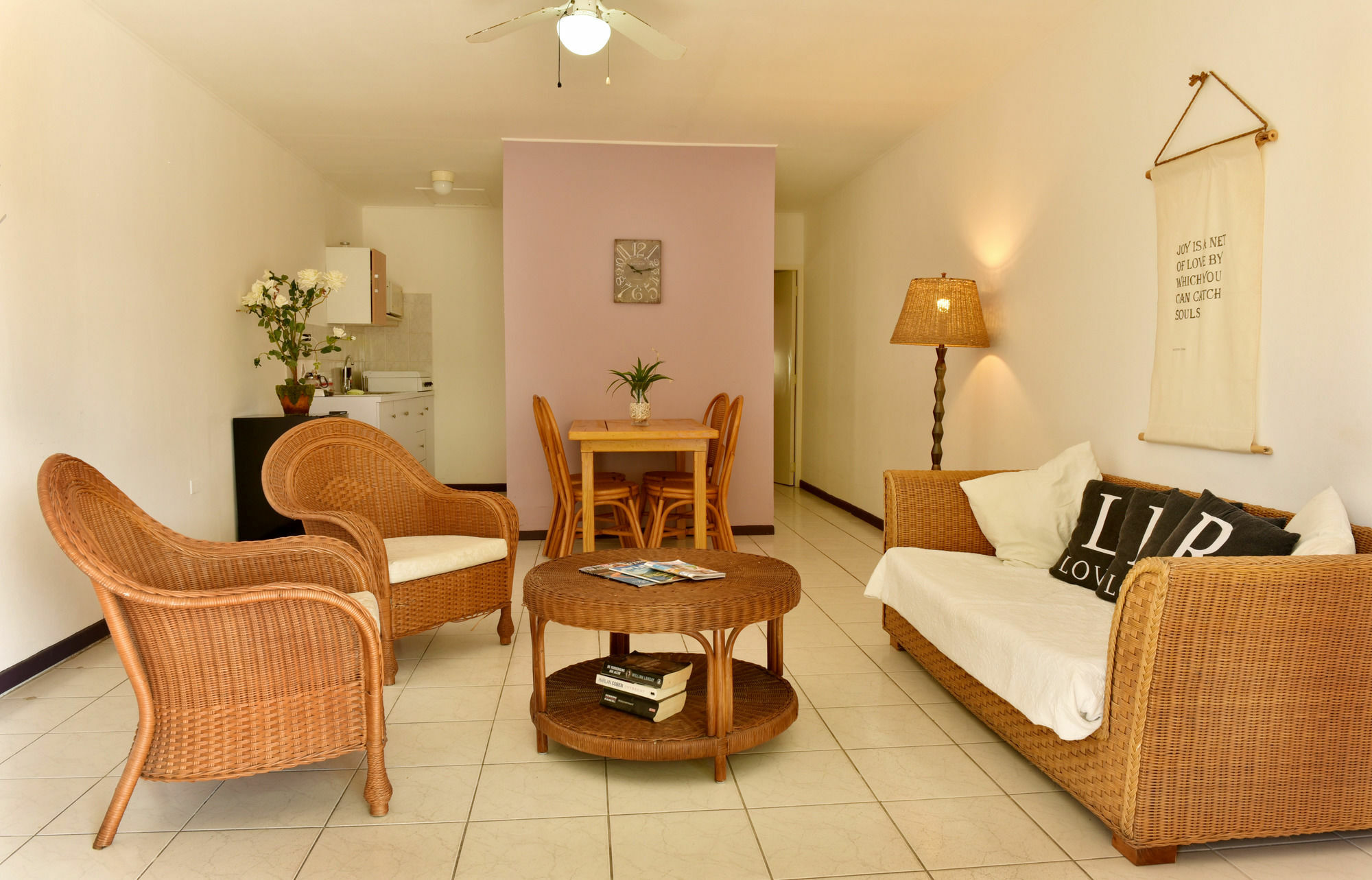 Pega Pega Apartments โอรันเยสตัด ภายนอก รูปภาพ