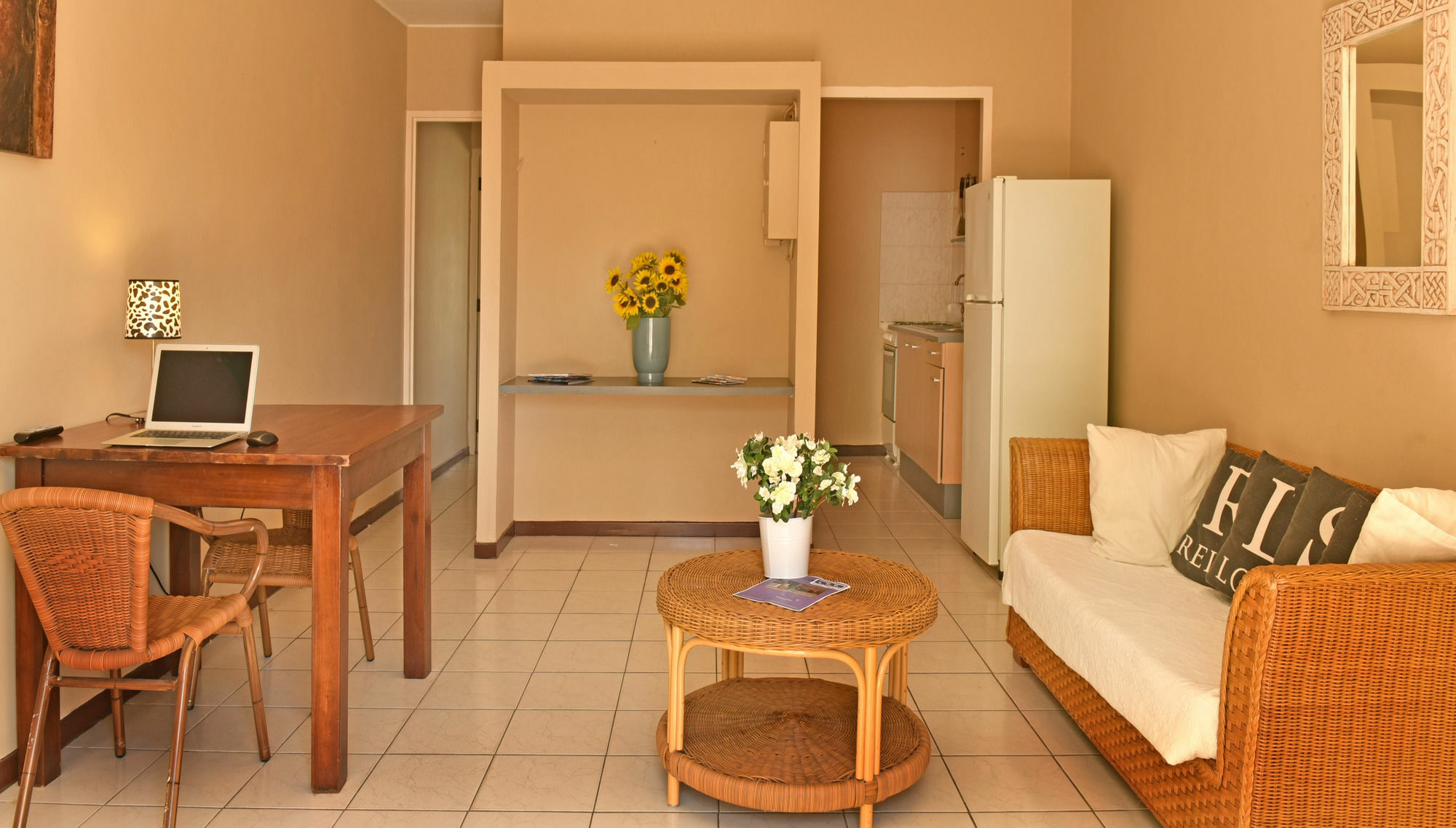 Pega Pega Apartments โอรันเยสตัด ภายนอก รูปภาพ