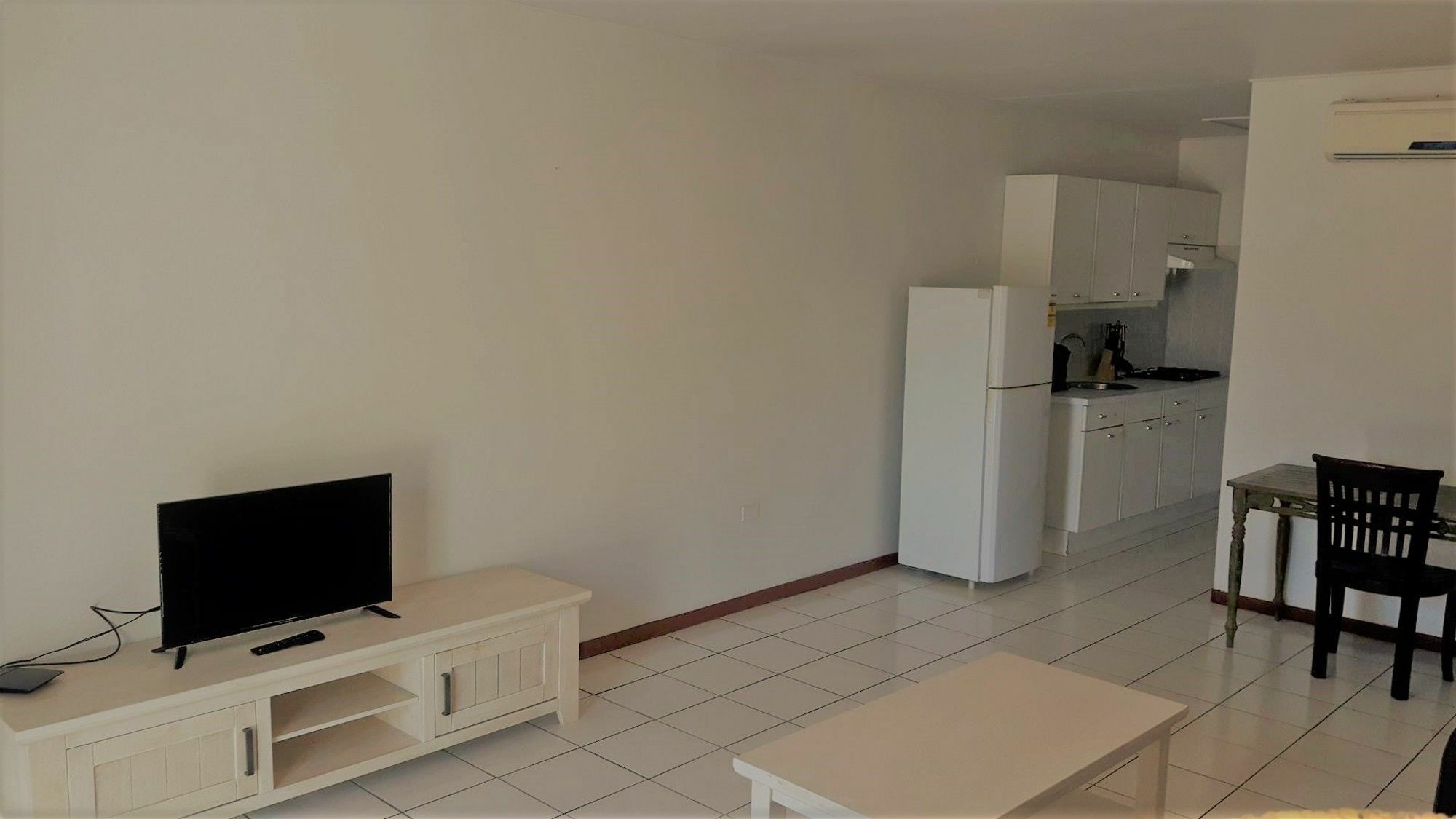 Pega Pega Apartments โอรันเยสตัด ภายนอก รูปภาพ